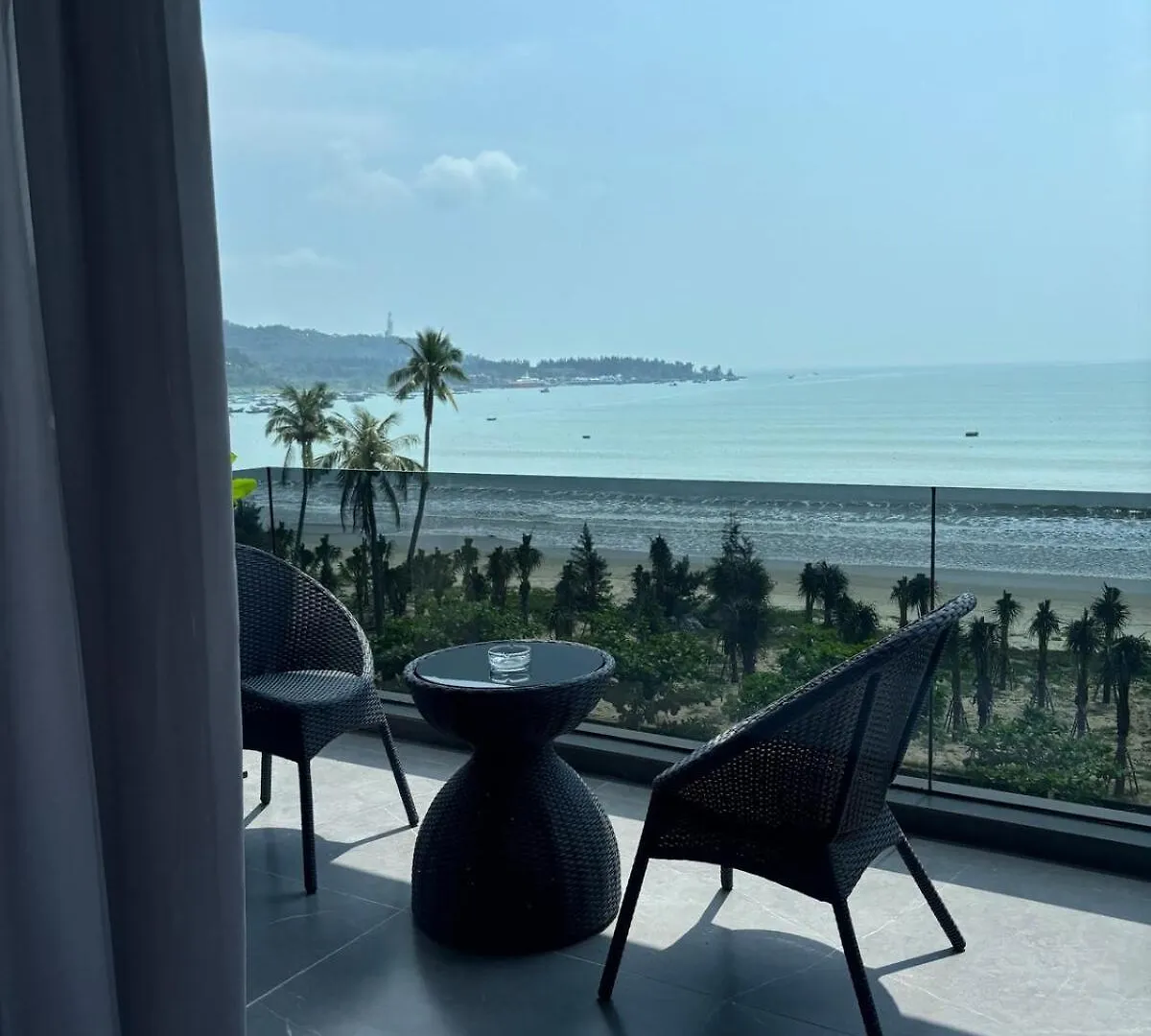 M1 Front Beach, Mountain View Villa Da Nang Vietnam