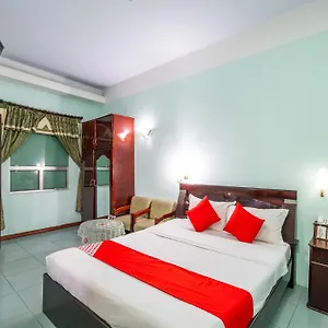 2* Hotel Super Oyo 266 Golden Gate