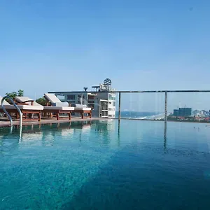 Hotell Sofiana My Khe & Spa- Rooftop Pool Bar, Da Nang